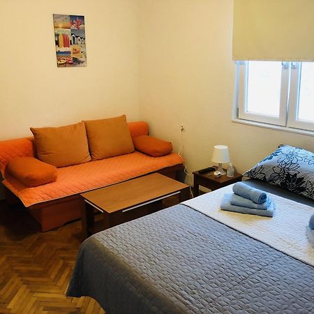 Apartmani Ema โตรกีร์ ภายนอก รูปภาพ