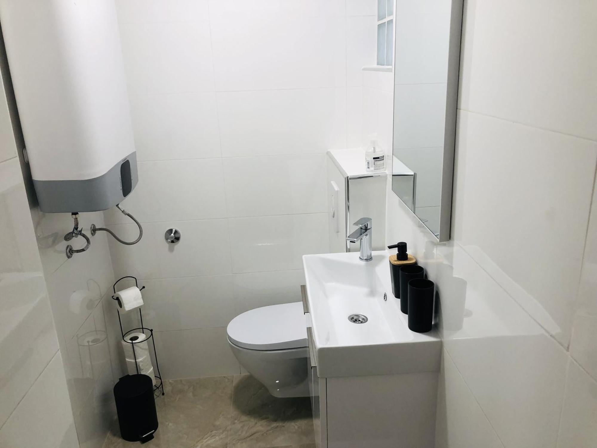 Apartmani Ema โตรกีร์ ภายนอก รูปภาพ