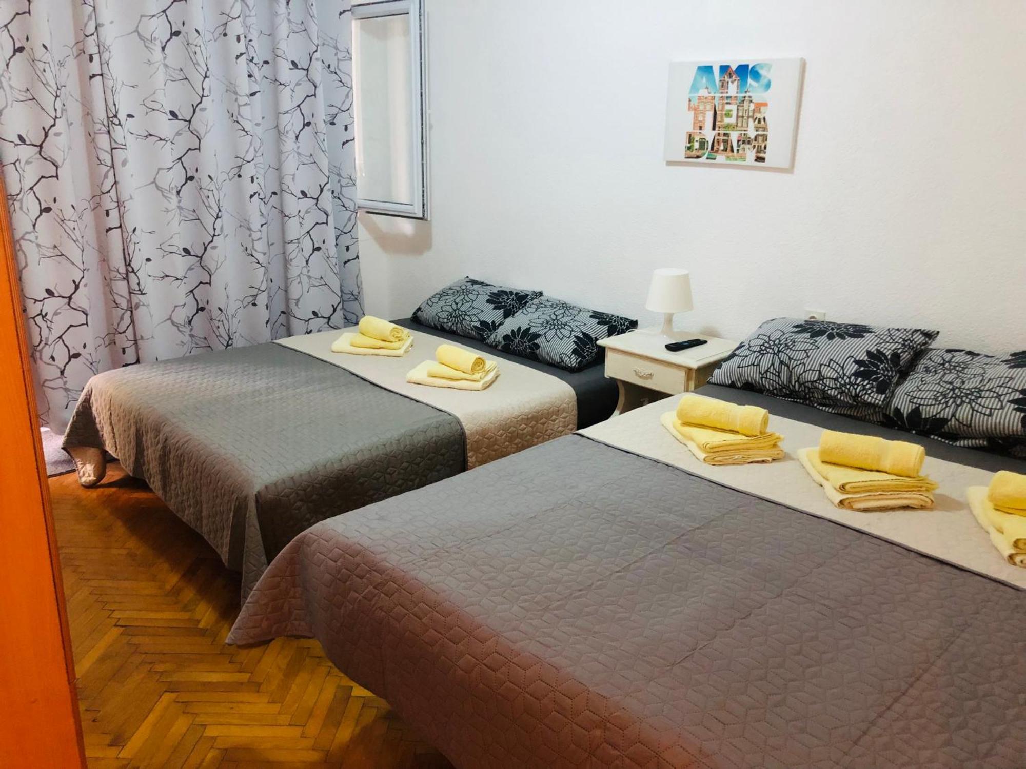 Apartmani Ema โตรกีร์ ภายนอก รูปภาพ